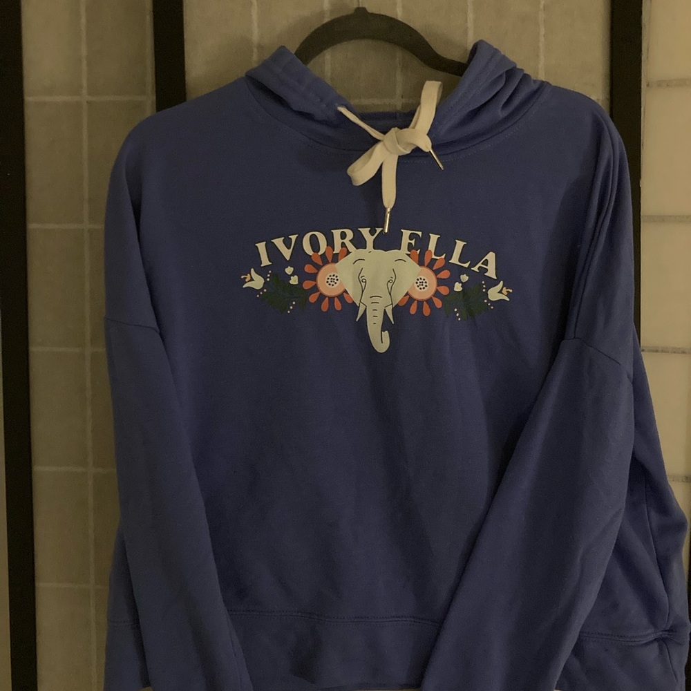 Ivory Ella Women's Periwinkle Graphic Hoodie Sweater
